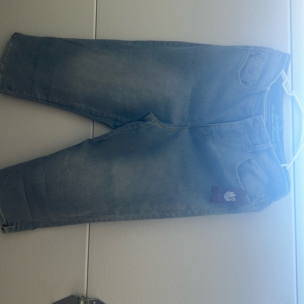 Brand new capri jeans